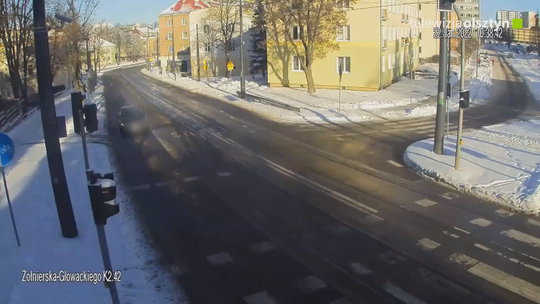 44 - letni pijany kierowca zakończył podróż na drzewie