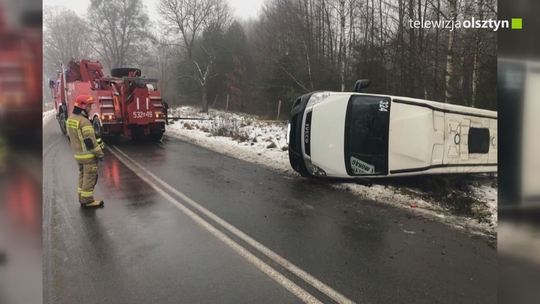 Bus rejsowy wypadł z drogi
