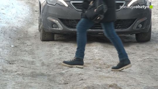 Chodniki zasypane, uliczki słabo przejezdne