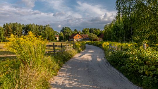 Coraz głębsza przepaść dzieli Polskę A od Polski B [ARTYKUŁ]