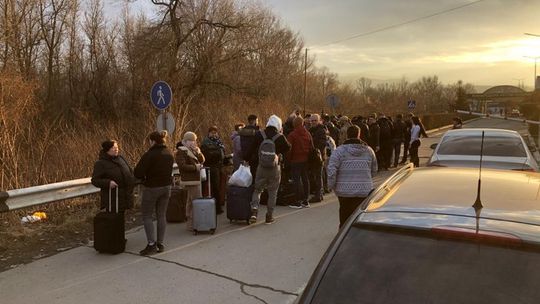 Coraz więcej uchodźców z Ukrainy szuka schronienia w Polsce