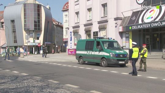 Czy mandaty za nie przestrzeganie obostrzeń mają podstawę prawną ? 
