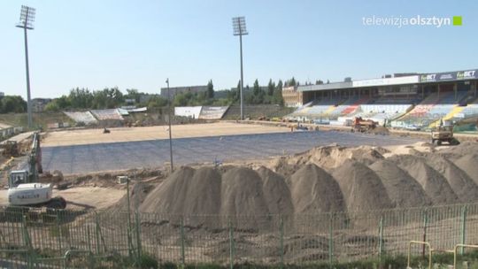 Dobiega końca budowa nowej murawy na stadionie Stomilu 