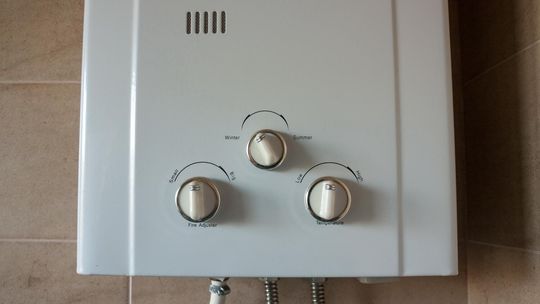 Dylemat mocy: Kocioł elektryczny 230V czy 400V ? który z nich ogrzeje Twój dom efektywniej?