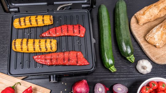 Grill elektryczny – 4 rzeczy, które warto wiedzieć przed zakupem