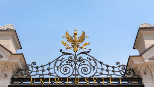 Ile zarabiają rektorzy polskich uczelni? Sprawdziliśmy [ARTYKUŁ]