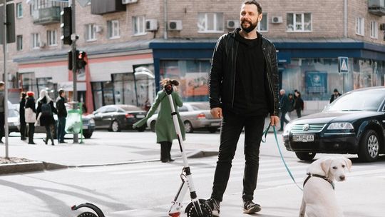 Jak wybrać hulajnogę elektryczną do jazdy po mieście?