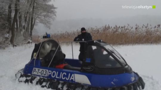 Jazda po zamarzniętym jeziorze zakończona mandatami 