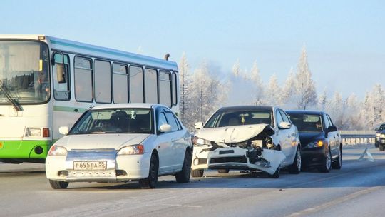 Kiedy w Polsce dochodzi do wypadków na drogach? Są takie dni i miesiące [ARTYKUŁ]