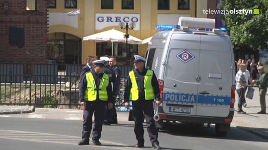 Kierowca rozmawiający przez komórkę stwarza zagrożenie