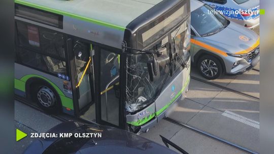 Kolizja z autobusem miejskim. 4 osoby poszkodowane