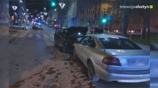 Kolizja z udziałem pięciu aut w centrum Olsztyna