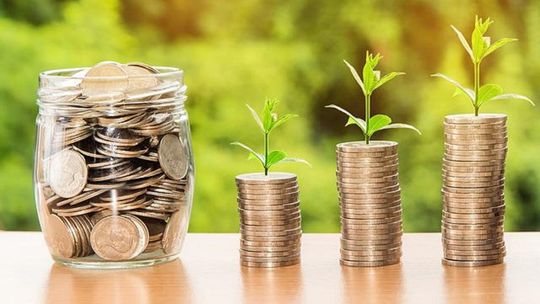 Kredyt na biznes – czy warto finansować otwarcie firmy kredytem?