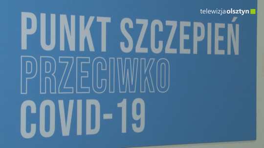 Kto przyjmuje trzecią dawkę szczepionki?