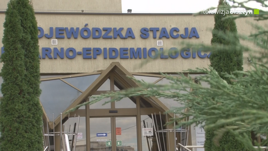 Lawinowe zakażenia koronawirusem na Warmii i Mazurach