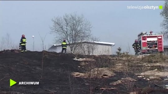 Lidzbarscy strażacy walczą z wypalaniem traw 