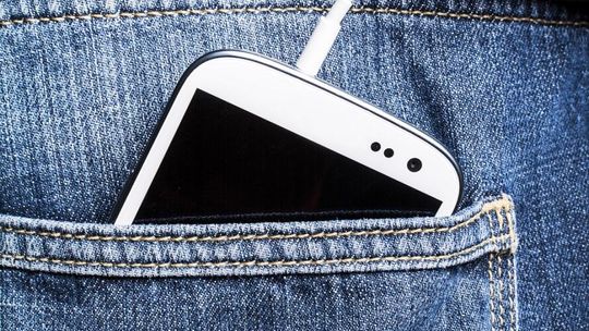 Mały smartfon – czy telefon powinien mieścić się w kieszeni?