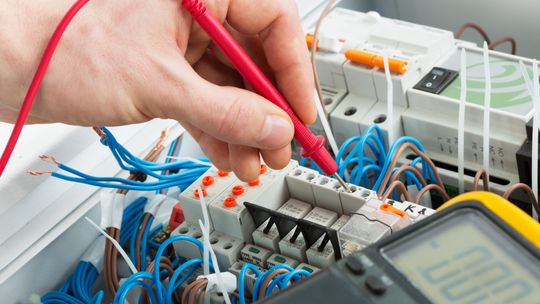 Metody ochrony instalacji elektrycznej przed uszkodzeniami 