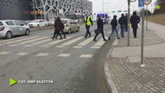 Nastolatek potrącony na przejściu dla pieszych przy Galerii Warmińskiej