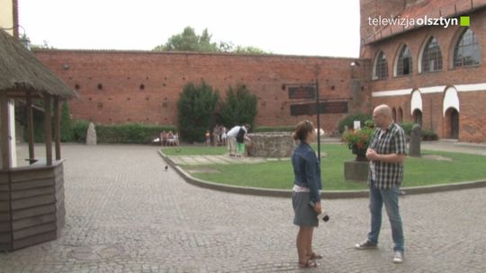 „Niedzielniki” na zamkowym dziedzińcu