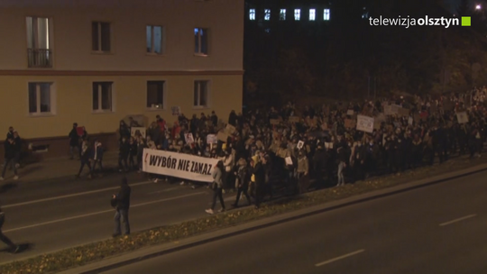 Nieletnia demonstrantka nie stanie przed sądem
