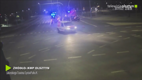 Nietrzeźwy kierowca Audi wjechał w latarnię 