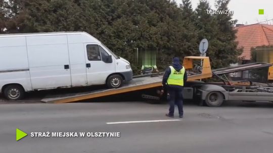 Nieużytkowany Fiat odholowany z ul. Jagiellończyka