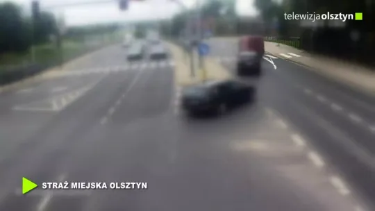 Niezabezpieczony ładunek przyczyną zanieczyszczenia jezdni