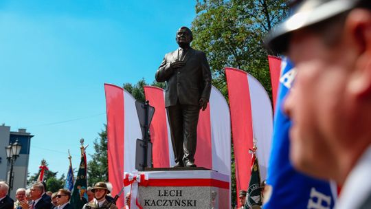 Nowy pomnik Lecha Kaczyńskiego jest samowolą budowlaną [ARTYKUŁ]