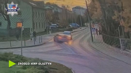 O włos od tragedii w Biskupcu! 21-latek spadł autem z wiaduktu. Chwilę wcześniej niemal potrącił dziecko