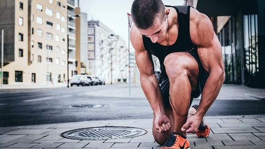 Odzież i buty sportowe - co warto wiedzieć przed zakupami?