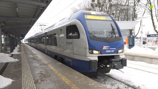 Opóźnione i odwołane pociągi, słaba informacja