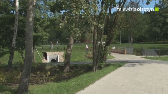 Park Centralny dziurawy po deszczu 