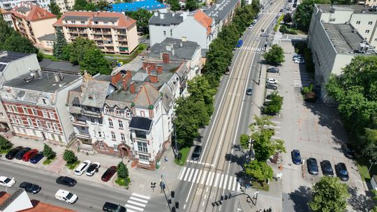Piękna kamienica popada w ruinę