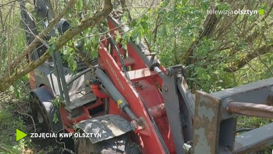 Podczas prac polowych odnalazł skradziony pojazd