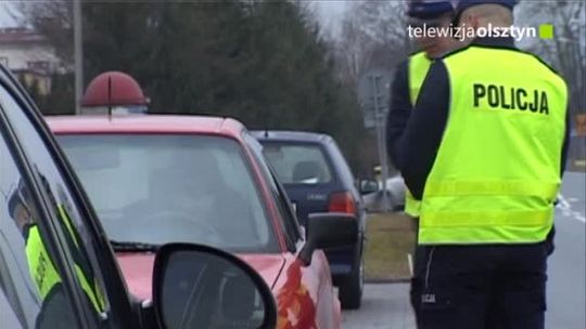 Policjanci radzą, jak spędzić bezpiecznie święta