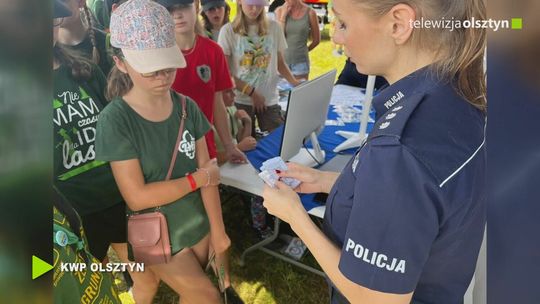 Policjanci z Olsztyna i Ostródy spotkali się z harcerzami na Polach Grunwaldzkich