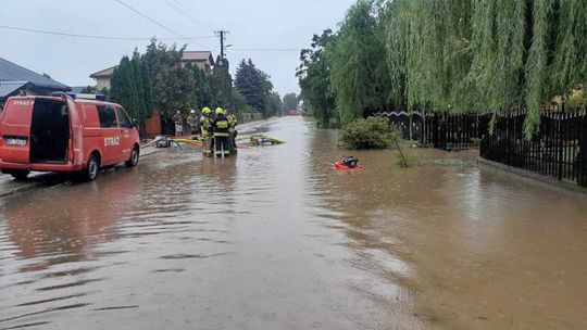 Ponad 2,5 tys. wyjazdów strażaków. Burze jeszcze nie przeszły