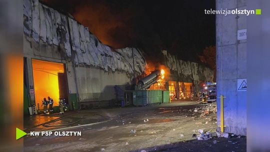 Poważny pożar hali sortowni odpadów w Elblągu