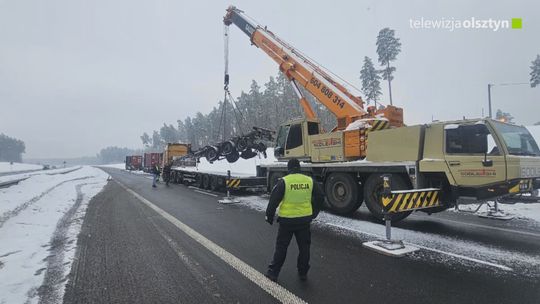 Pożar naczepy na S7. Nocna akcja strażaków pod Olsztynkiem