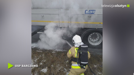 Pożar opony w samochodzie ciężarowym przewożącym mleko