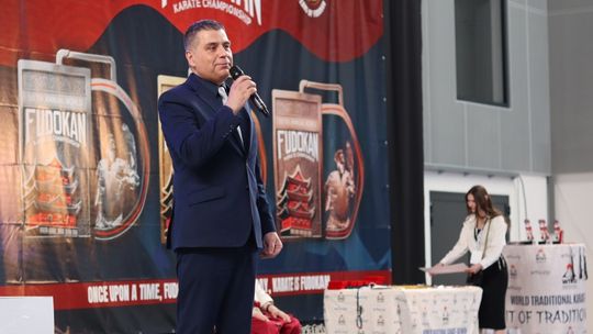 Prezydent, który nie poszedł siedzieć, wygrał. Przy boiskach będzie mogło być głośniej