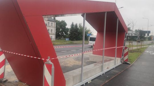 Przystanek autobusowy w cenie mieszkania. Urodą nie grzeszy