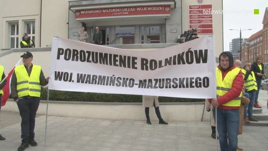 Rolnicy z Warmii i Mazur protestowali pod Urzędem Wojewódzkim