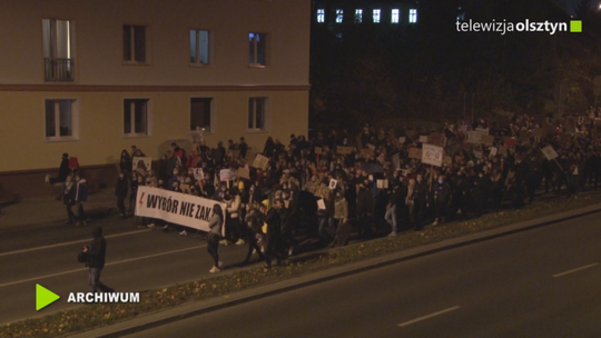 Sąd uchyla mandaty za udział w Strajku Kobiet