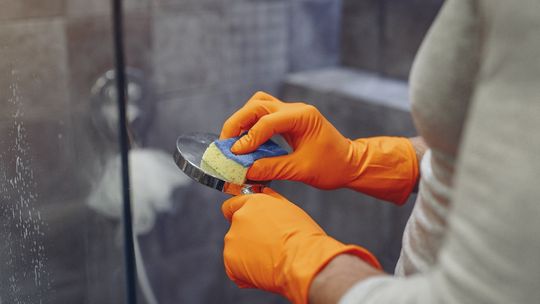 Skuteczne metody dezynfekcji pomieszczeń- pozbądź się grzybów, bakterii i wirusów