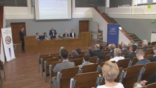 Służba ponad własne interesy
