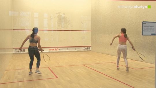 Squash, siatkówka plażowa pod dachem oraz sprzęt sportowy to propozycja Osir-u