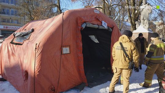 Strażacy pomagają w walce z silnymi mrozami