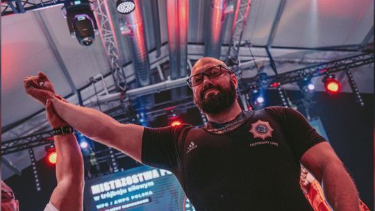 Sukces policjanta z Gołdapi w sportach siłowych